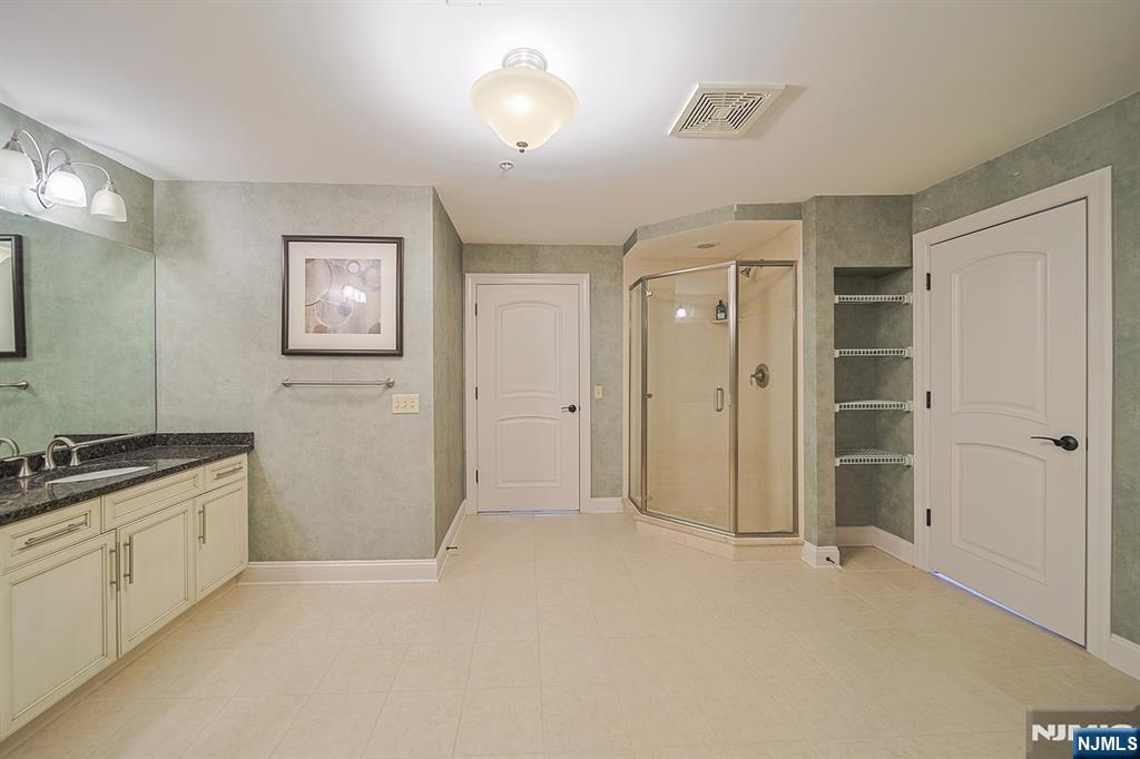 1302 The Plaza 302