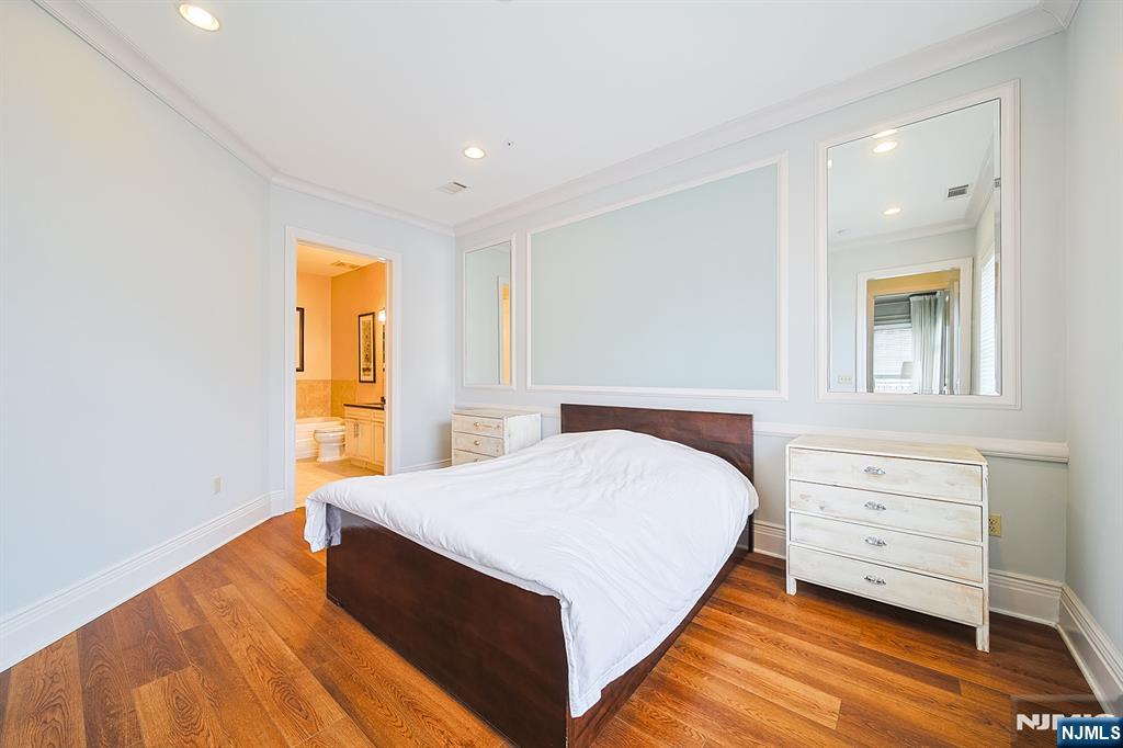 1302 The Plaza 302