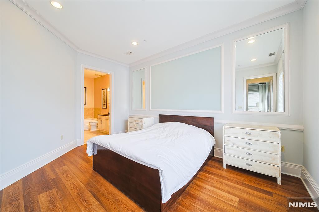 1302 The Plaza 302