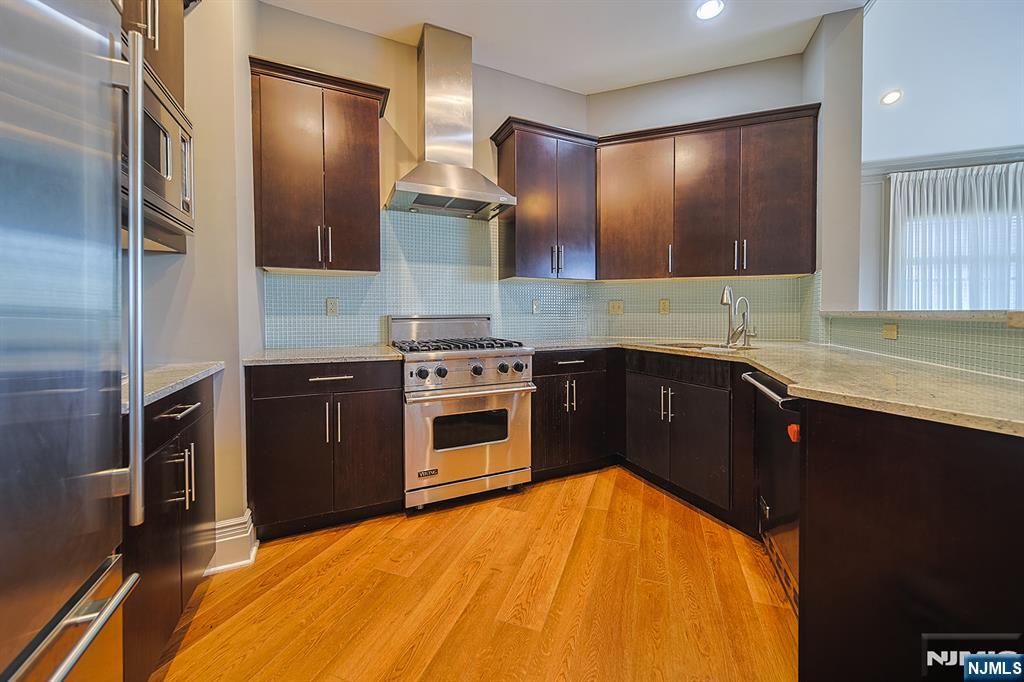 1302 The Plaza 302