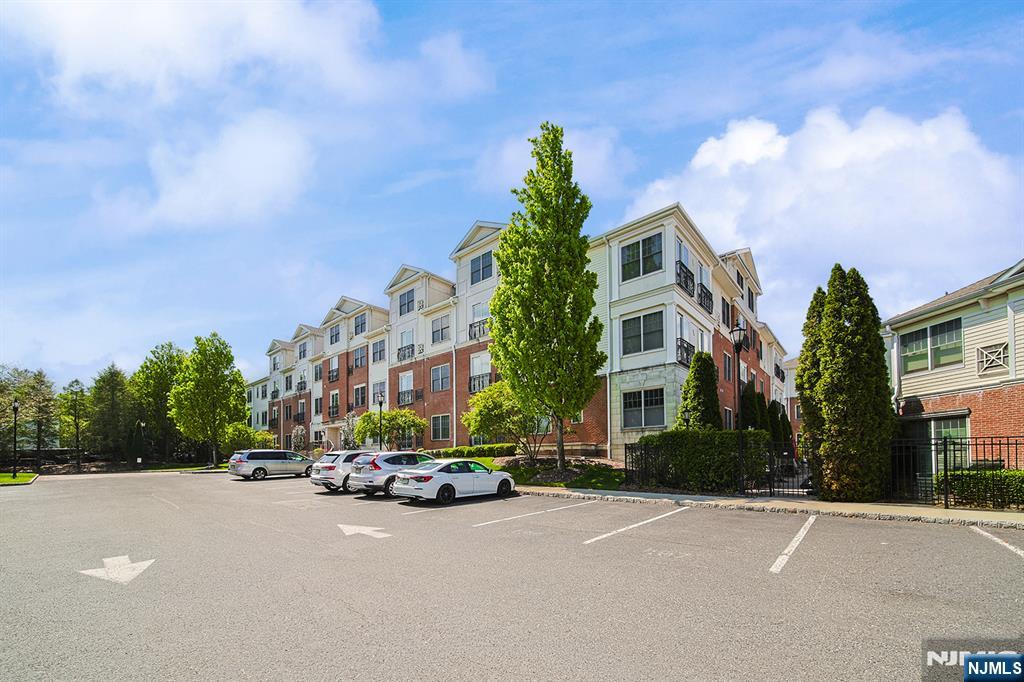 1302 The Plaza 302