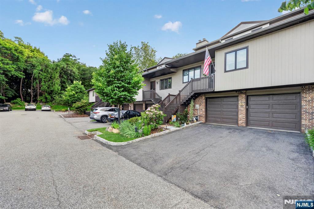 69 Peach Hill Court