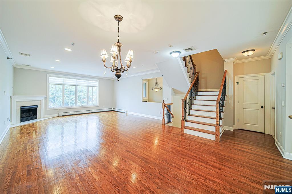 2462 3rd Street 2462