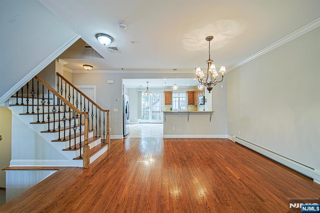 2462 3rd Street 2462