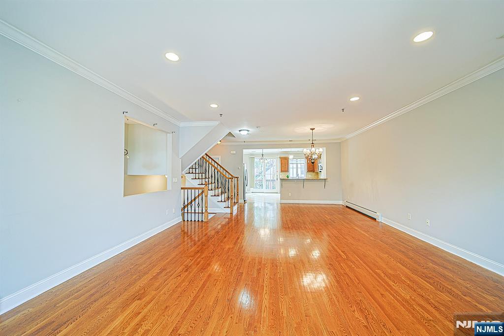 2462 3rd Street 2462