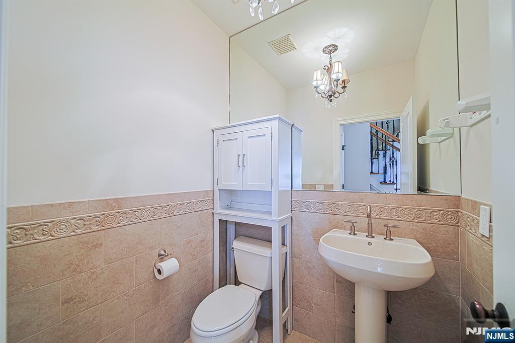 2462 3rd Street 2462