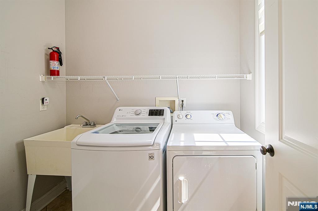 2462 3rd Street 2462