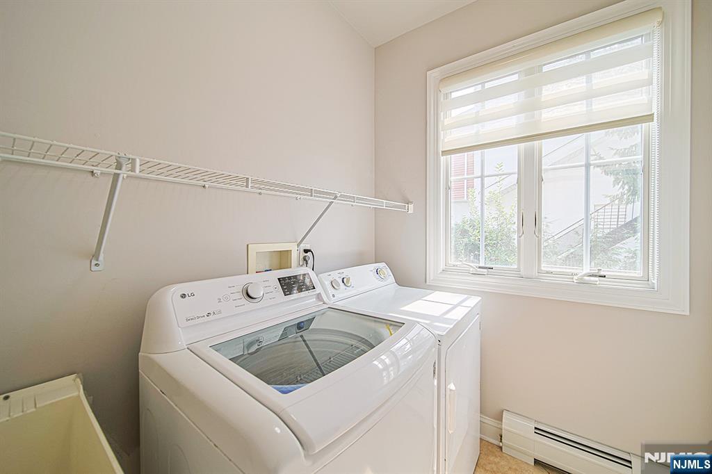 2462 3rd Street 2462
