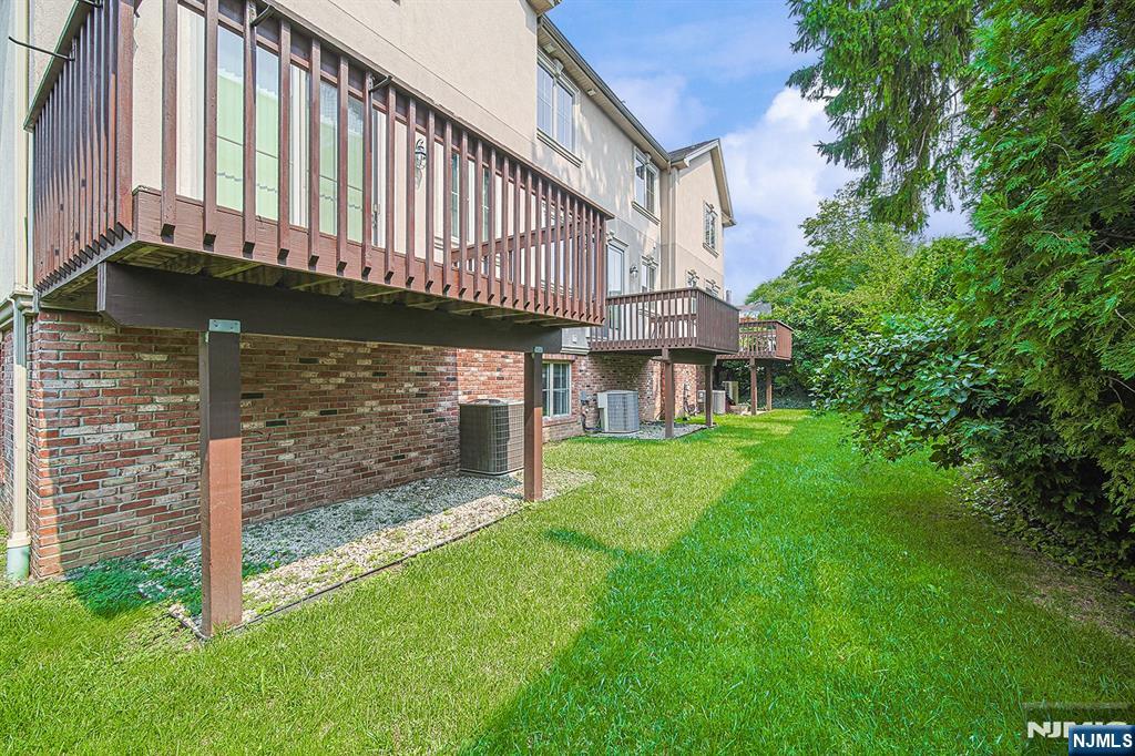 2462 3rd Street 2462