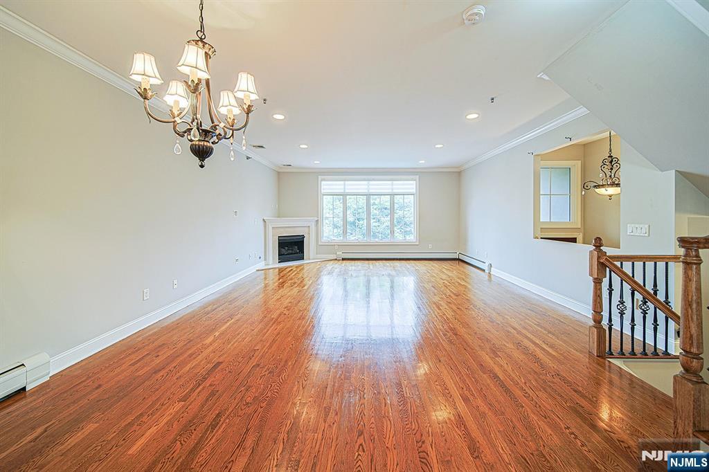 2462 3rd Street 2462