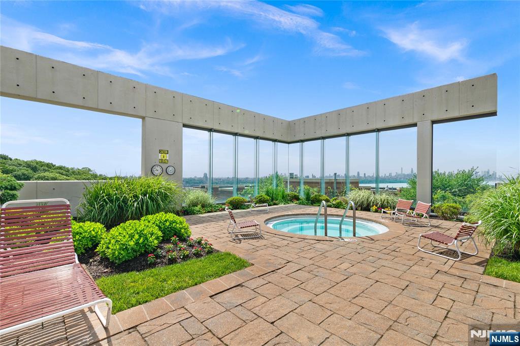 200 Old Palisade Road TH2