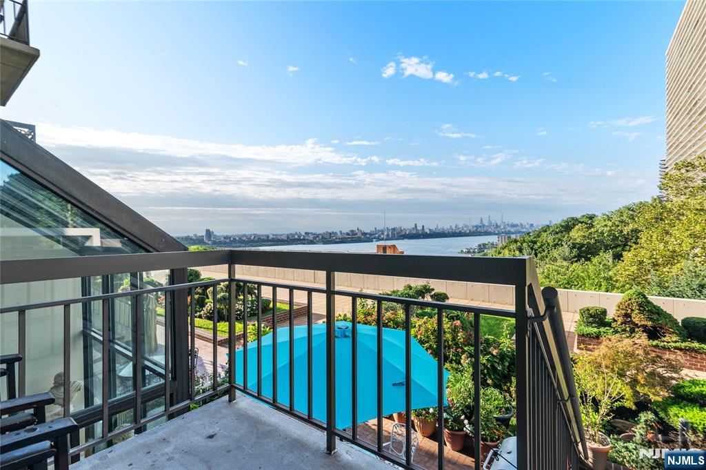 200 Old Palisade Road TH2