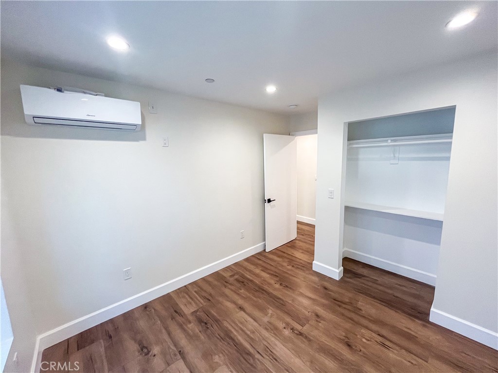 1774 1/2 W 37th Place