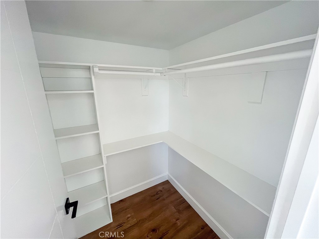 1776 W 37th Place