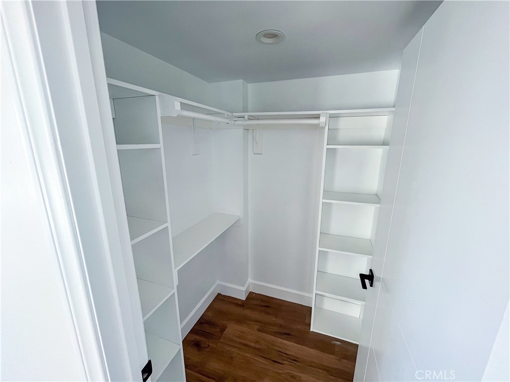 1776 W 37th Place