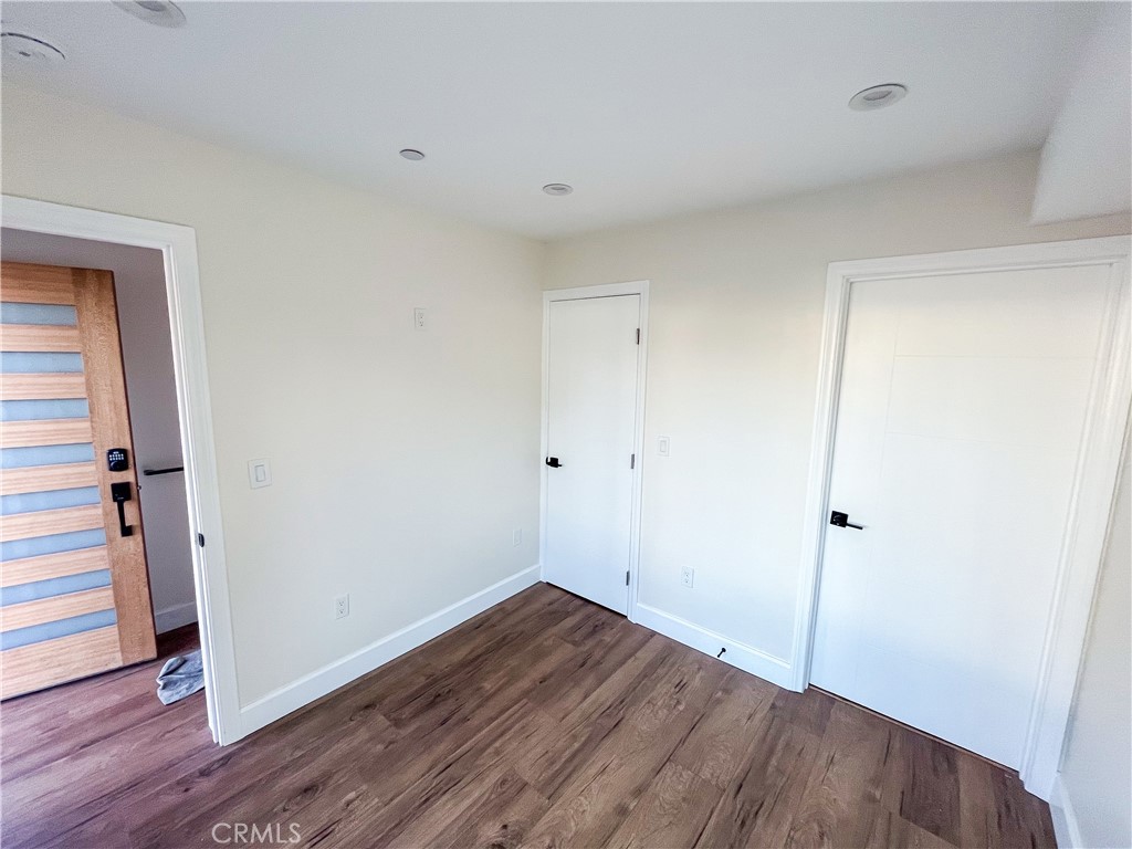 1776 W 37th Place