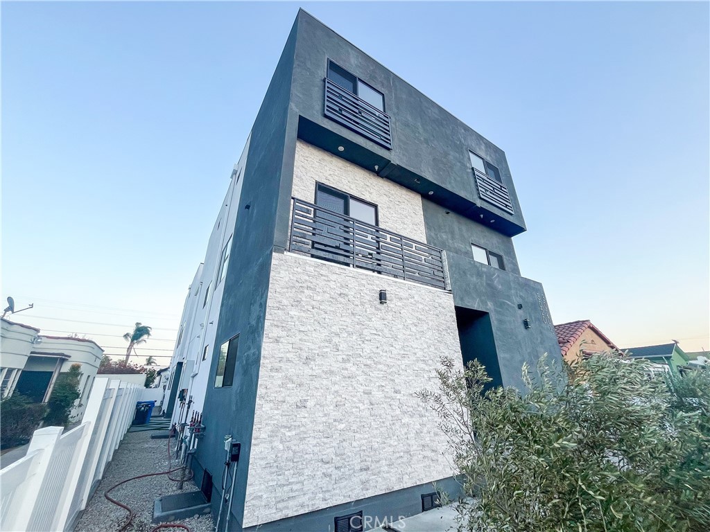 3022 1/2 Virginia Road