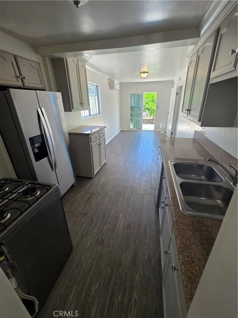 660 Silver lake Blvd