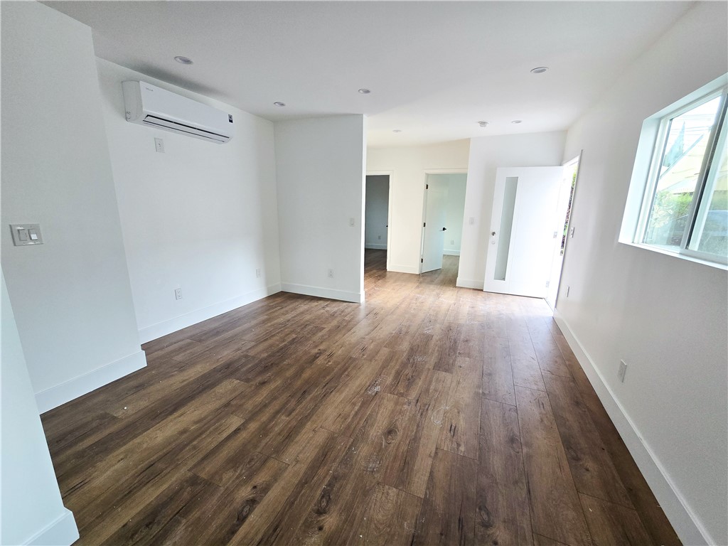 2814 S Mansfield Avenue 2816 1/2