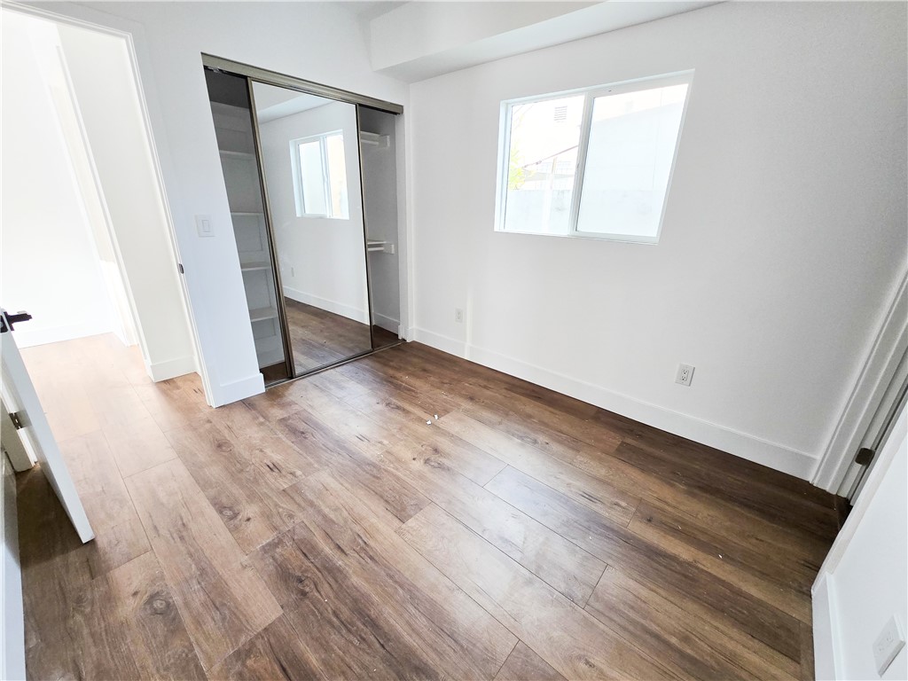 2814 S Mansfield Avenue 2816 1/2