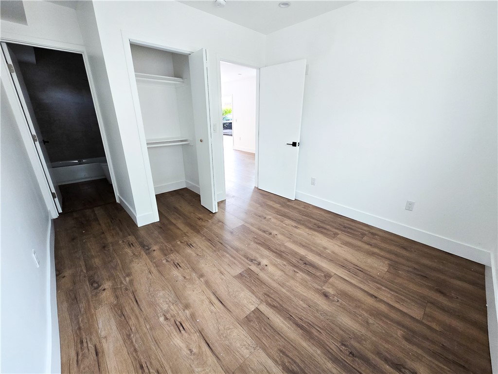 2814 S Mansfield Avenue 2816 1/2