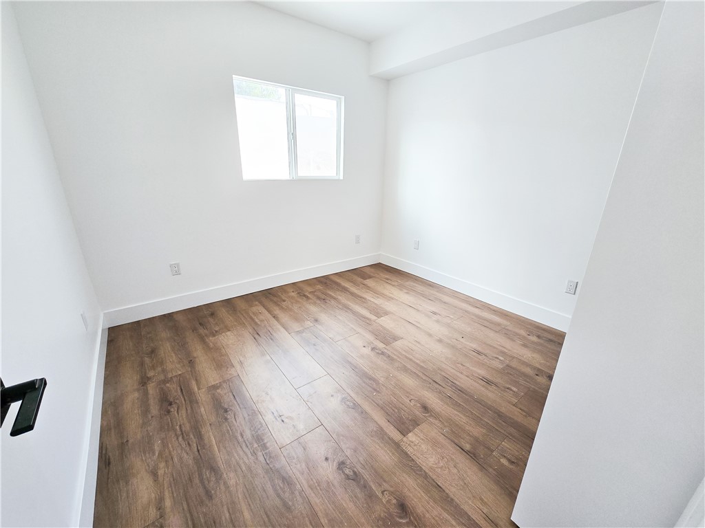 2814 S Mansfield Avenue 2816 1/2