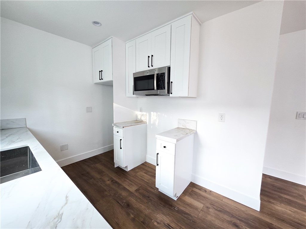 2814 S Mansfield Avenue 2816 1/2