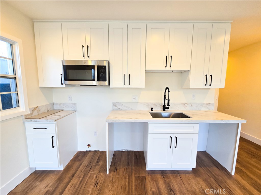 1920 W 52nd Street 1920