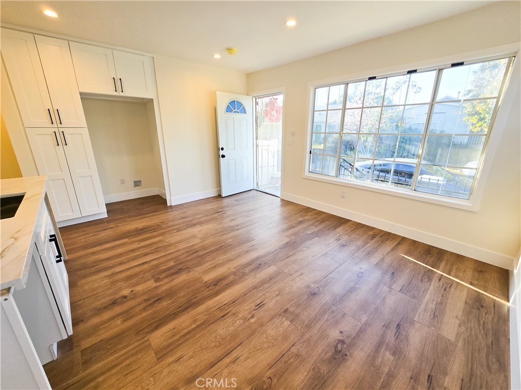 1920 W 52nd Street 1920