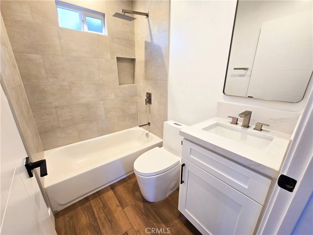 1920 W 52nd Street 1920