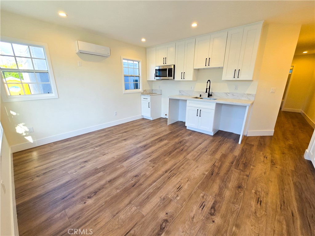 1920 W 52nd Street 1920