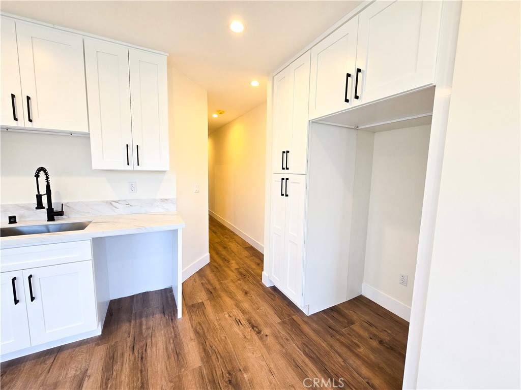 1920 W 52nd Street 1920