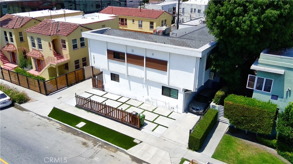 2927 S Redondo Boulevard