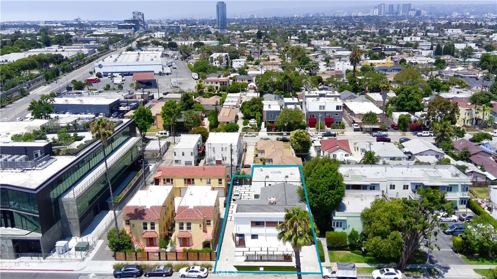 2927 S Redondo Boulevard