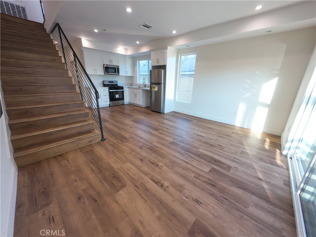 117 E 29th Street 115