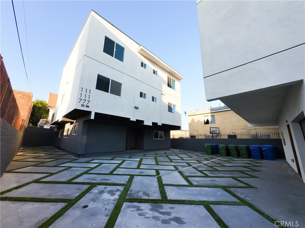 117 E 29th Street 115