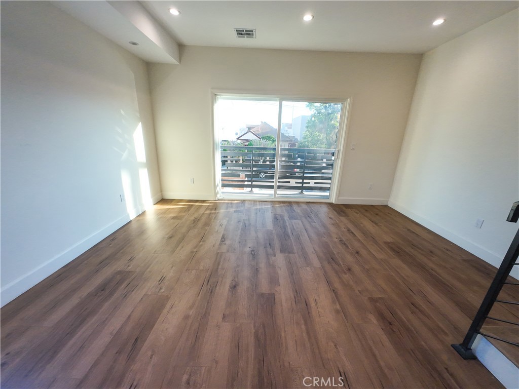 117 E 29th Street 115