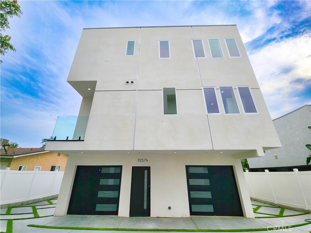 11255 Tiara Street 11257 1/2