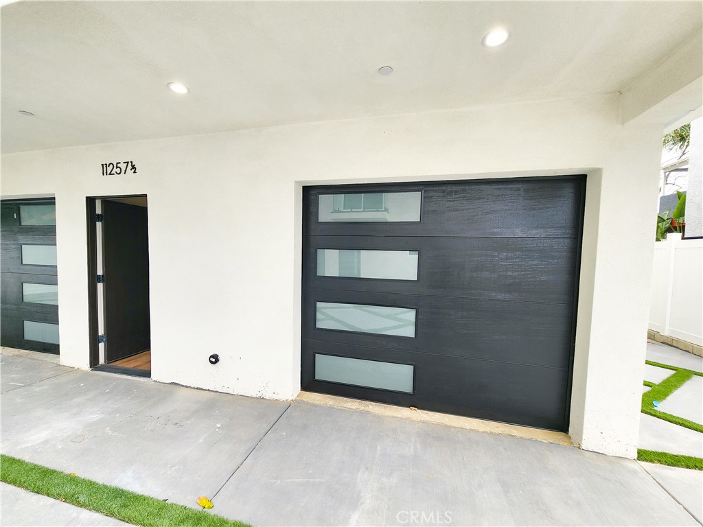 11255 Tiara Street 11257 1/2