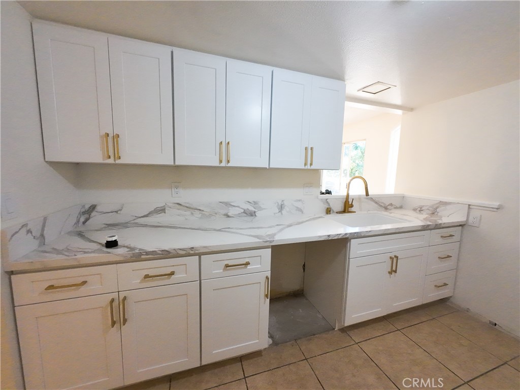 302 E Chestnut Avenue