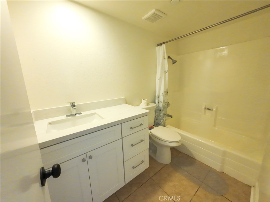 302 E Chestnut Avenue