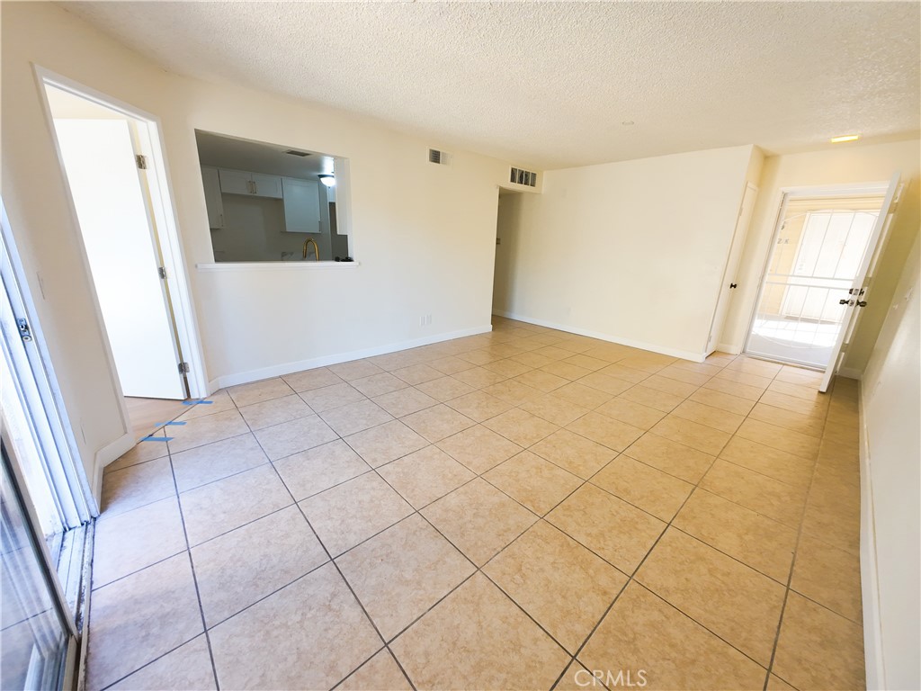 302 E Chestnut Avenue