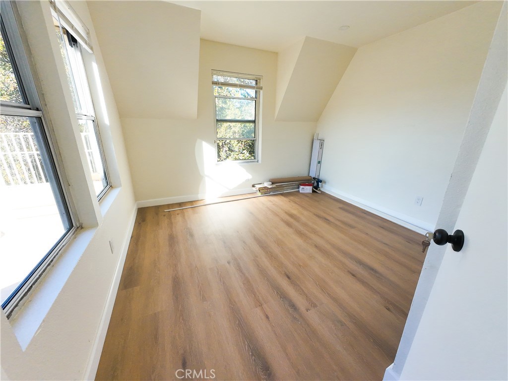 302 E Chestnut Avenue