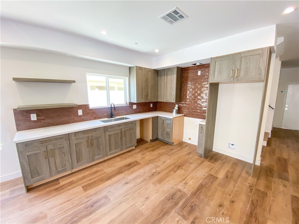 1839 S Gramery Place 1837