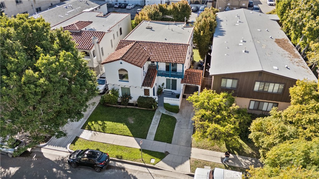 915 S Wooster