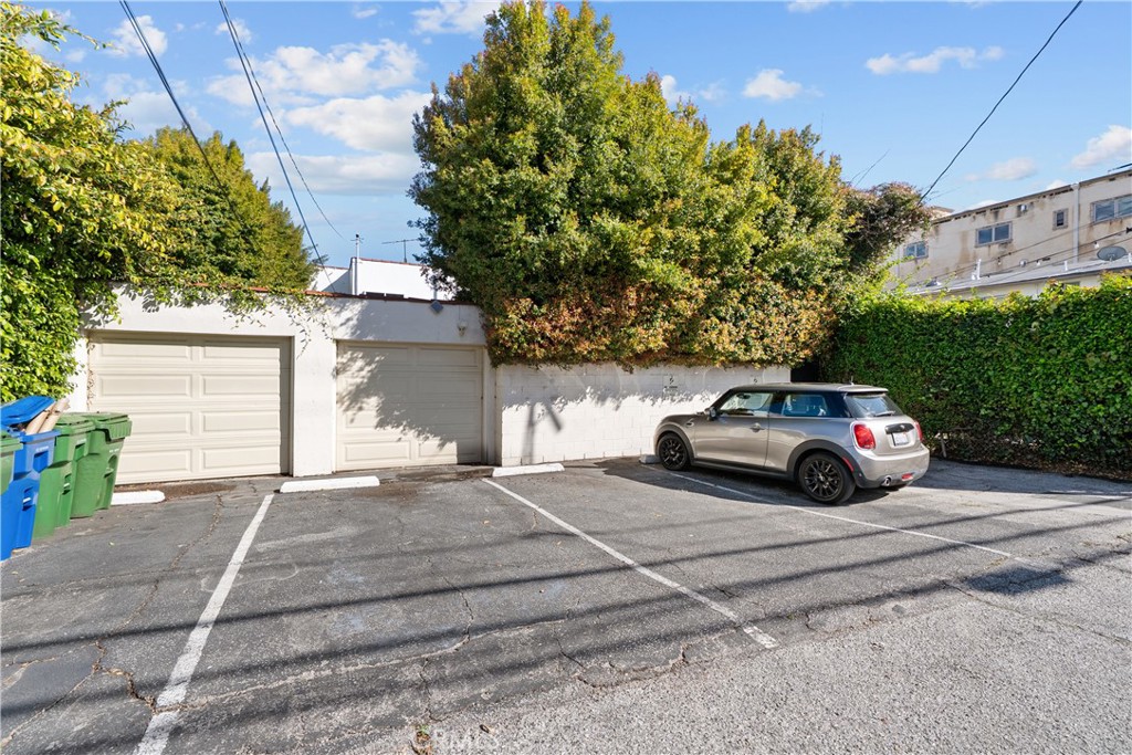 915 S Wooster