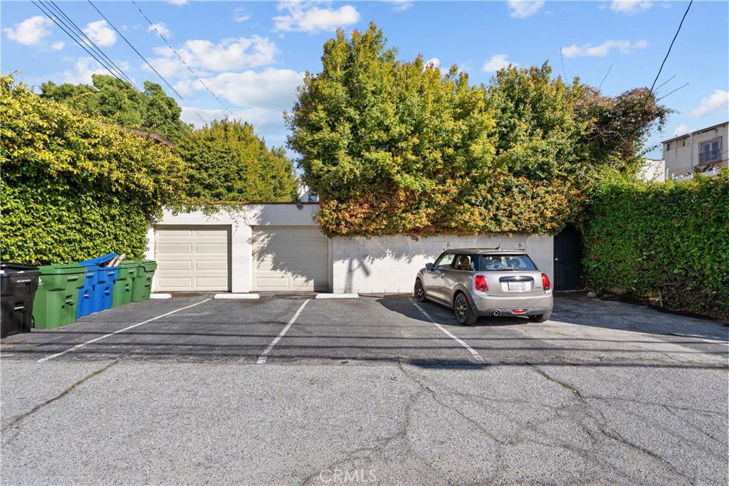 915 S Wooster