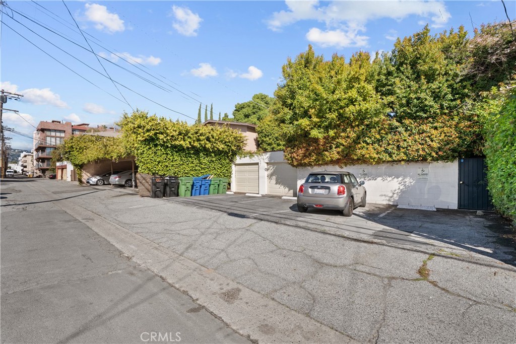 915 S Wooster