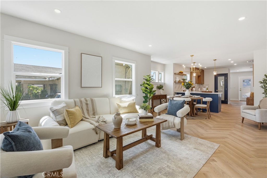 101 S Melrose