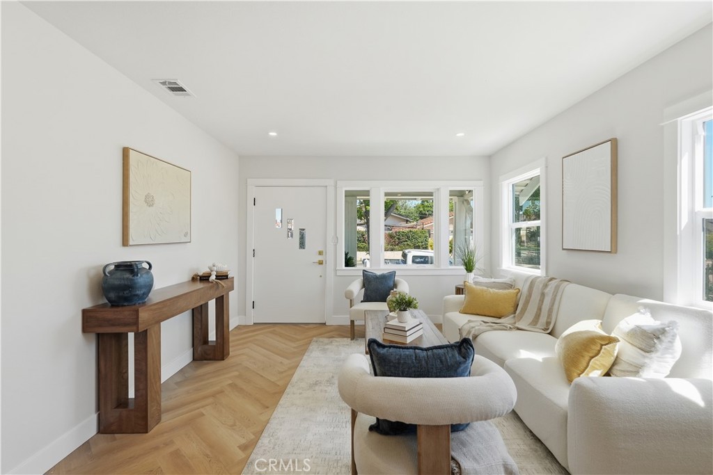 101 S Melrose